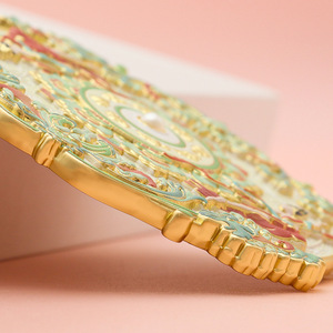 Miroir cosmétique portable personnalisé en alliage de zinc, style ancien des grottes de Dunhuang Mogao, avec relief de danseuse céleste volante, chinois - Product Image 4