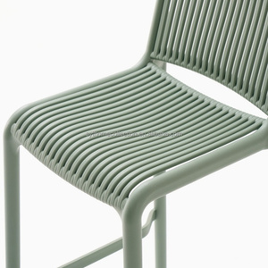 Chaise de bar confortable à dossier à lattes SYT en promotion pour bar à cocktails, chaises de bar faciles à nettoyer pour salon de type speakeasy - Product Image 5