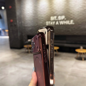 Étui de téléphone magnétique à chargement sans fil avec protection intégrale et lentille électroplaquée de luxe pour iPhone 18 Pro Max 14 15 16 17 Pro - Product Image 4