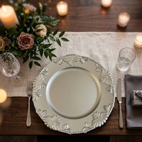 Assiette de présentation 13 pouces en plastique PS, style victorien de luxe, durable, avec bordure à motif de feuilles baroque moderne, pour mariage et repas