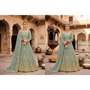 Lehenga de mariée en coton fileté de fabrication indienne avec dupatta, collection de mariage haut de gamme pour femmes, disponible à la vente - Product Image 2