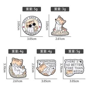 Spille in metallo all'ingrosso con gatto cartone animato e scritta inglese "My Best Friend Is Cat", distintivi creativi e divertenti da bavero, spille smaltate, souvenir - Product Image 6