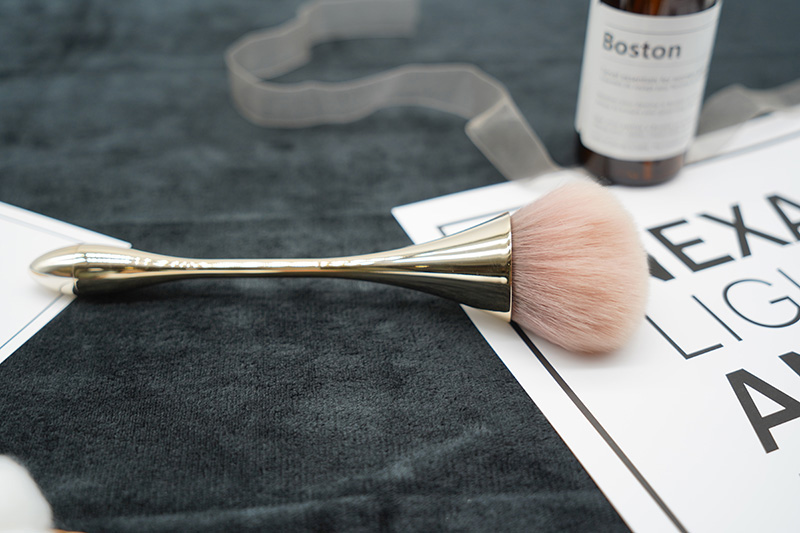 Best Wholesale High Quality Luxury Custom Christmas Makeup Bulk Vendors Cleaner Pretty Bling Cosmetic Painting Tools Set Brush
