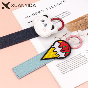 <span class=keywords><strong>Porte</strong></span>-clés de voiture à anneau torique personnalisé à la mode bricolage pendentif <span class=keywords><strong>porte</strong></span>-clés <span class=keywords><strong>en</strong></span> tissu denim <span class=keywords><strong>fait</strong></span> <span class=keywords><strong>main</strong></span> <span class=keywords><strong>porte</strong></span>-clés de sac de voyage pour les jeunes - Product Image 3