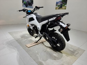 Nouvelle Moto Sportive 250cc à Essence, Modèles Tendance, Occasion Exclusive - Product Image 3
