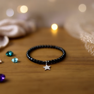 Bracciale elastico in cristallo con ciondolo pentagramma placcato argento, gioielli di moda unisex - Product Image 2