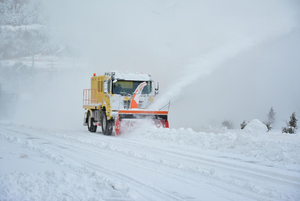 Camion déneigeur pour aéroport avec moteur Weichai, démarrage électrique, 5600/6400 mm et 32 lames de déneigement - Product Image 2