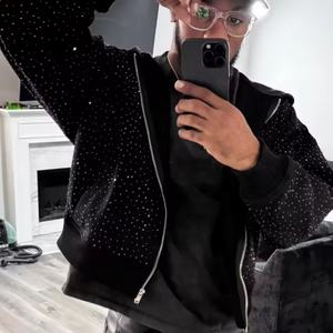 Fabricants de vêtements streetwear : Sweat à capuche zippé en molleton bouclette, personnalisé avec broderie, effet vintage délavé à l'acide, déchiré et orné de strass - Product Image 2