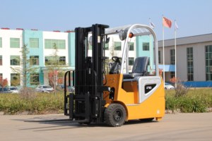 Hoogpresterende 3-wielige elektrische heftruck met contragewicht, kleine elektrische heftruck met CE-certificaat voor binnenlading - Product Image 4