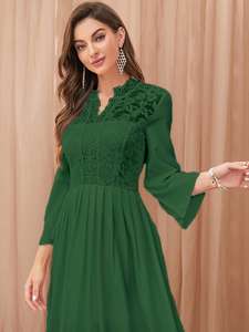 Robe de demoiselle d'honneur en mousseline unie à col en V et manches longues avec empiècements en dentelle, prête à porter pour femme - Product Image 4