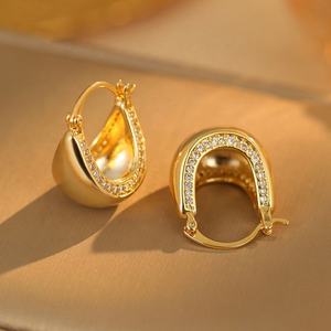 Pendientes de Botón Geométricos de Estilo Retro Francés Avanzado con Incrustaciones de Cobre y Circonita, Chapados en Oro de Lujo - Product Image 3