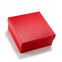 Boîte cadeau carrée en papier recyclable pour bijoux et montres avec logo personnalisé, fermeture magnétique, emballage gaufré, doublure en éponge, vente en gros