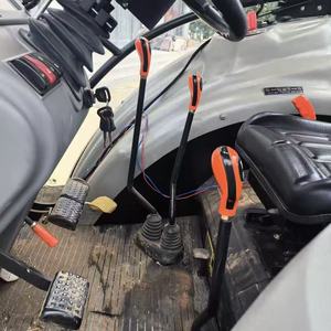 Tracteur agricole Dongfeng DF804-3 90 CV 4x4 avec cabine climatisée, embrayage à double action, pour rizières et terres sèches - Product Image 6