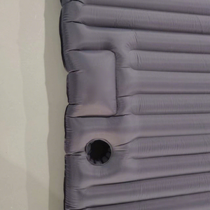 Matelas pneumatique portable facile à transporter pour un sommeil confortable, design pliable pour la chambre, la salle de sport, l'hôtel, les aventures en plein air - Product Image 3