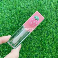 Tube de brillant à lèvres carré rose et blanc de 6 ml avec grand applicateur, emballage pour gloss à lèvres avec design nœud fraise cerise