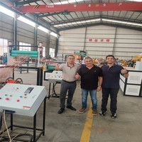 Machine de fabrication de mailles pour câbles à fibres optiques enterrés détectables, destinée au marché britannique