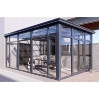 Véranda en aluminium à double vitrage avec isolation thermique et taille personnalisable, idéale pour jardin d'hiver et serre.