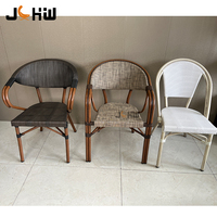 Chaise de jardin moderne en rotin et osier français empilés sur patio chaise de bistro en bambou pour restaurant, hôtel, parc, métal