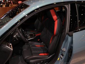 BMW <span class=keywords><strong>i4</strong></span> <span class=keywords><strong>M60</strong></span> 2025 : Le véhicule électrique compact haut de gamme 5 portes et 5 places le plus vendu - Product Image 5
