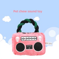 Nouvelle forme de radio jouet en peluche pour animaux de compagnie rongeant son jouet en peluche produits pour animaux de compagnie