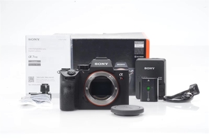 Caméra vidéo plein format 4K HDR ILCE-7M3 en gros + objectif zoom OSS 28-70mm bon marché <span class=keywords><strong>A7</strong></span> <span class=keywords><strong>III</strong></span> <span class=keywords><strong>A7M3</strong></span> compatible avec les cartes - Product Image 4