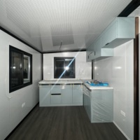 Maison conteneur extensible européenne en Australie Au Kenya avec véranda remorque de bureau modulaire pour immeuble de bureaux pliable