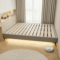 Cadre de lit plateforme en bois massif de style flottant sans tête de lit, sommier rembourré doux, pieds antidérapants, disponible en taille Queen/King