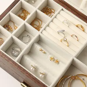 صندوق خشبي لتخزين المجوهرات صندوق عرض للسيدات للمجوهرات والساعات والأساور والقلادات مصنوع من الخشب القديم