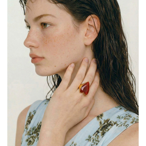 JINYOU 1093 Europäischer Stil Exquisiter Naturstein Roter Herz-<span class=keywords><strong>Ring</strong></span> Edelstahl Vergoldet Wasserdichter Modischer <span class=keywords><strong>Ring</strong></span> - Product Image 3