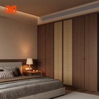 Armoire sur mesure en MDF et contreplaqué avec coiffeuse intégrée – Mobilier de chambre moderne pour toute la maison