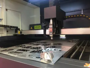 صغيرة ماكينة قطع النسيج بالليزر + Co2 آلة القطع بالليزر للمعادن و اللافلزية صفيحة رقيقة قطع