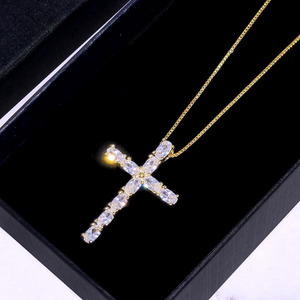 Collar con Colgante de Cruz Chapado en Oro con Circonitas, Joyería Religiosa de Moda para Mujer, Venta al Por Mayor - Product Image 4