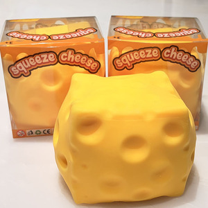 Juguete Antiestrés de Silicona con Forma de Queso Gigante, 10 cm, para Aliviar el Estrés, Regalo Realista con Forma de Comida, Marca BOTUBrand - Product Image 3