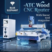 Machine de fraisage CNC ATC intelligente 1530 1325 4*8ft 5*10ft pour le bois avec 8 changeurs d'outils linéaires pour la production de placards sur mesure