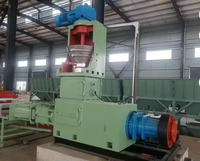 Bloc creux et brique rouge faisant la machine avec le roulement de boîte de vitesse de PLC