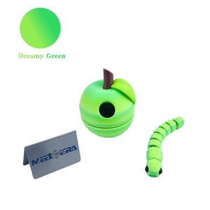 Service d'impression 3D : Ornement de bureau articulé en forme de ver pour enfants, motif pomme, imprimé en 3D pour Noël - Product Image 4