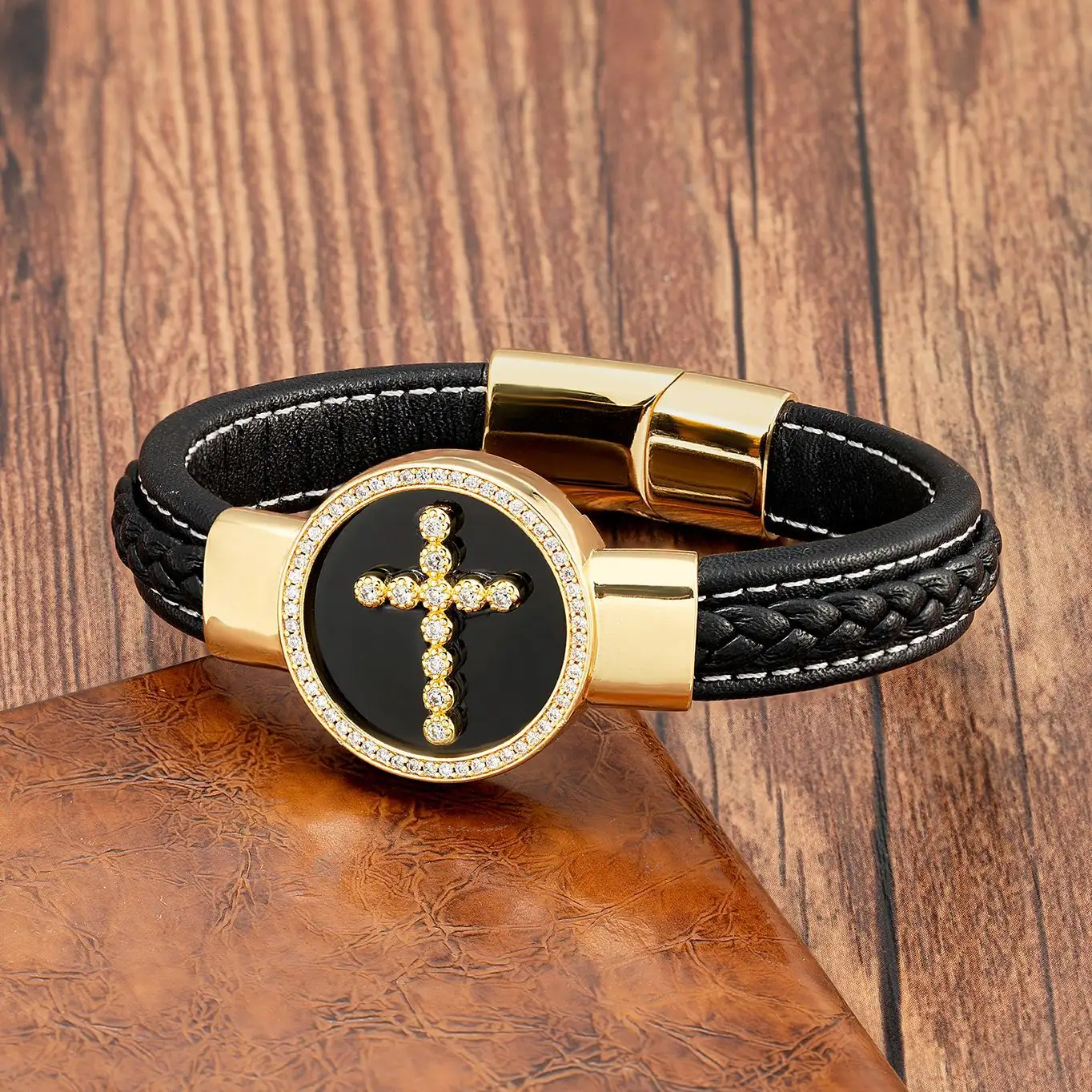 High Quality New Design Men Jewelry Bangle CZ Cross Lion Virgin Mary Hip Hop Stainless Steel Clasp Genuine Leather Bracelet
