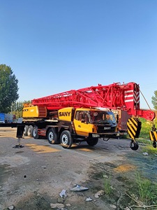Grue hydraulique sur camion Sany 100 tonnes d'occasion abordable, faible usure et performances de levage fiables - Product Image 1