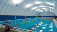 Structure à membrane gonflable à installation rapide pour dôme sportif intérieur, résistante aux intempéries et écoénergétique