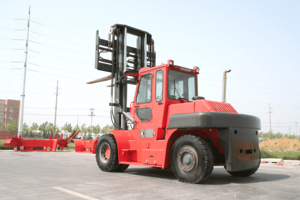 Carrello Elevatore Diesel CPCD135 da 13,5 Tonnellate con Motore Importato, Attrezzatura per Movimentazione Materiali Made in China - Product Image 4