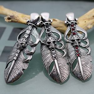 <b>Titanium</b> Steel Fashion Retro Feather Skull Pendant Necklace Personality Stainless Steel Zircon Pendant Men's Jewelry Wholesale - Product Image 3