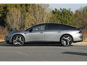 XPENG P7+ Plus Berline EV 325KM 615KM 685KM 725KM REEV Voitures d'<span class=keywords><strong>occasion</strong></span> Chine Voitures électriques Titre propre Faible kilométrage 2025 2024 2023 - Product Image 4