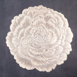 Manteles Individuales Redondos Metálicos de PVC con Diseño de Flores Doradas y Plateadas, Impermeables, para <span class=keywords><strong>Navidad</strong></span>, 2024 - Product Image 1