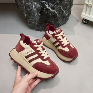 Chaussures de sport décontractées pour femmes, fabriquées en Chine, de haute qualité, personnalisées, simples, conçues pour la marche lente. - Product Image 5