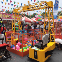 Modèle de grue en fibre de verre pour enfants, adapté à l'intérieur et à l'extérieur, pour les installations de divertissement, les maisons de jeux, les centres commerciaux, les parcs d'aventure