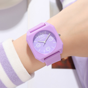 Montre à quartz pour femme, cadran minimaliste, bracelet en TPU, montre élégante étanche 30M - Product Image 1
