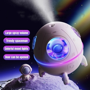 Humidificador Ultrasónico con Forma de Astronauta y Nave Espacial, Regalo Elegante y Popular de 2023, con Luz Ambiental Deslumbrante - Product Image 2