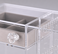 Organisateur de bijoux en acrylique transparent avec 4 tiroirs et compartiment perforé pour la vanité, la boutique et le rangement de la salle de maquillage