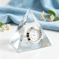 Horloge de bureau en cristal, souvenir d'entreprise, décoration de table de bureau, presse-papiers, horloge pyramide en cristal avec logo et texte personnalisés