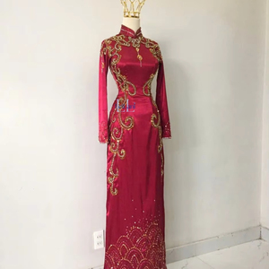 Robe de luxe en soie longue avec strass haut de gamme et manches longues pour femmes, en provenance du Vietnam - Product Image 1